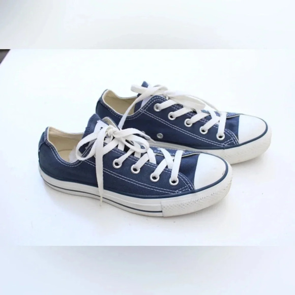 Converse shoes - Picture 10 of 12